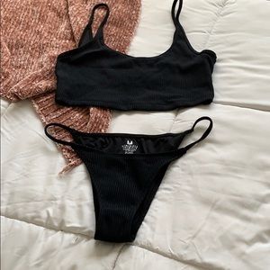 Black ribbed size large top and bottom